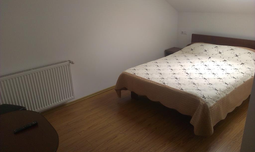 Pensiunea Alex Si Tedi Horezu Esterno foto